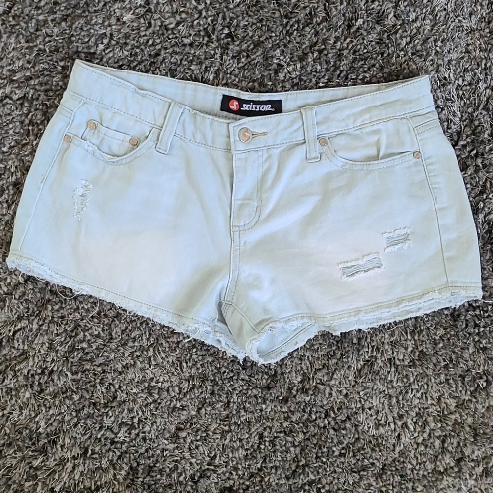 Scissor denim shorts